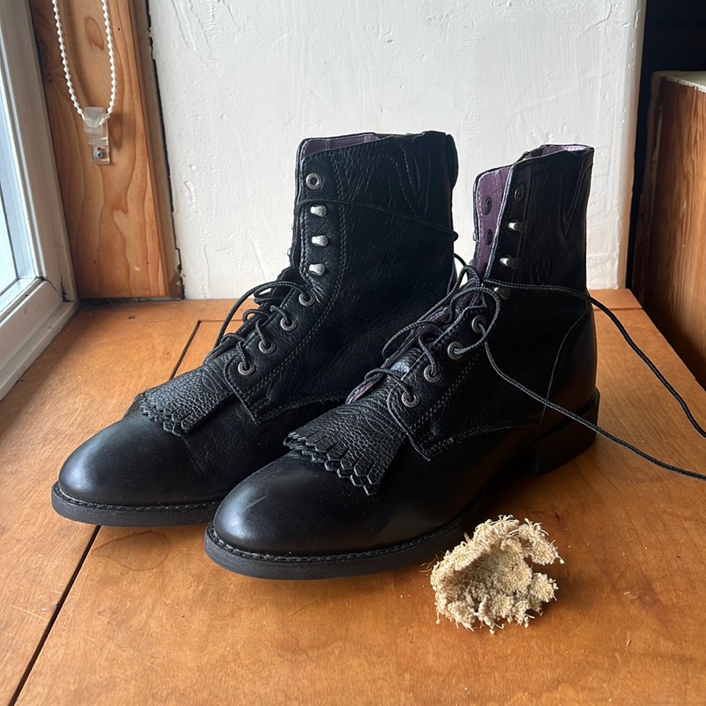 Ariat Women’s Heritage Lacer boot size 10